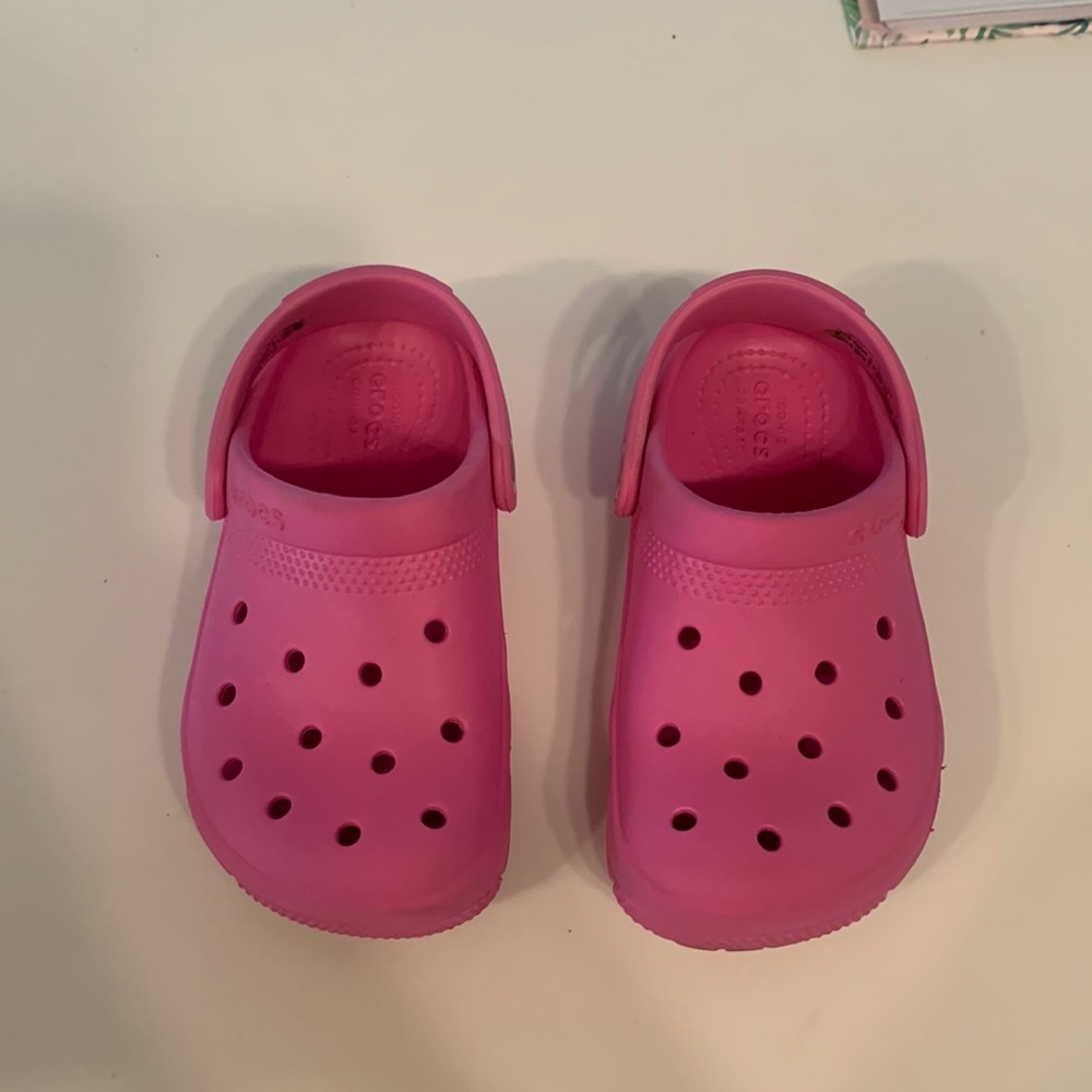 Iconic crocs comfort